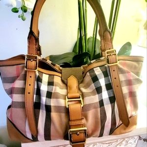 Burberry Tote *Authentic*